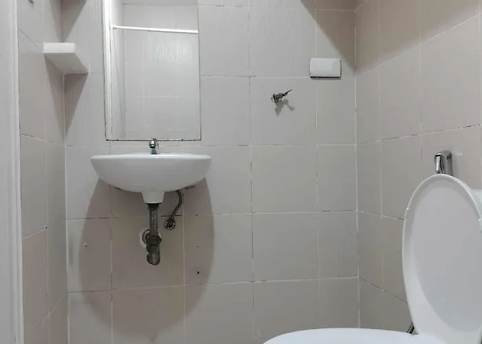 28th Floor Tower C 1-bedroom Unit With Netflix And Free Wifi * Manila